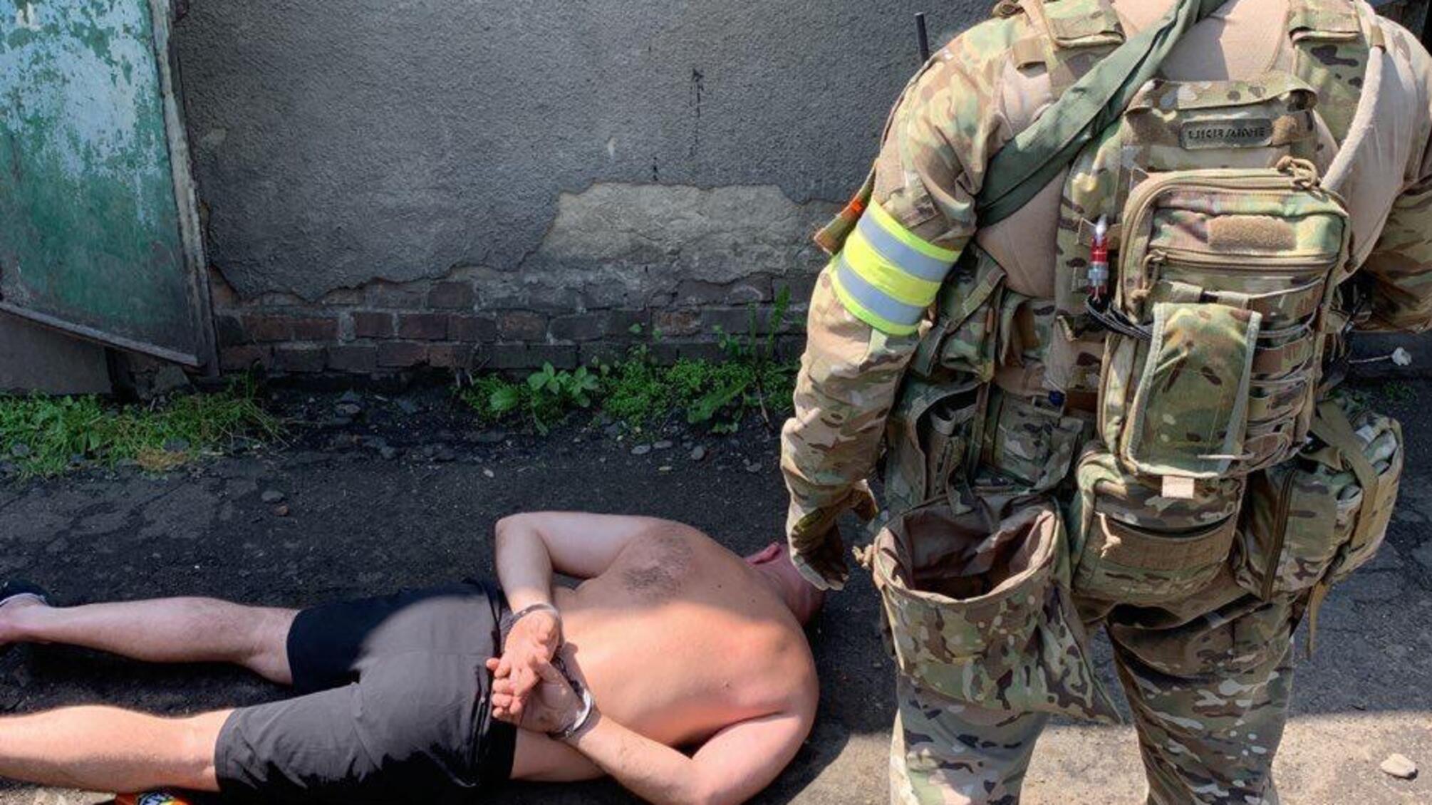 На Буковині поліція припинила діяльність групи наркодилерів