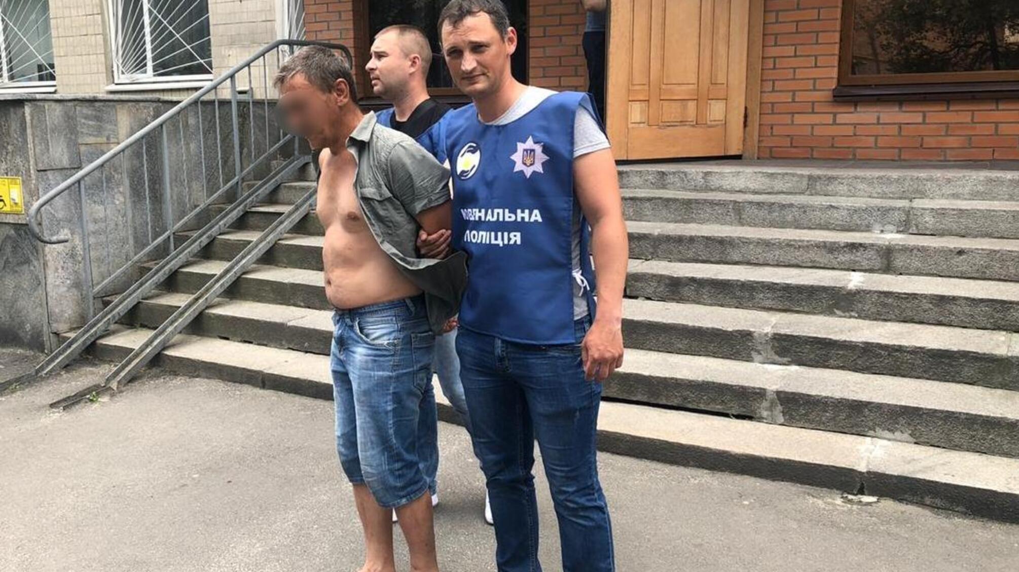 На Київщині поліцейські оголосили підозру чоловікові, який викинув з вікна 5-річну дитину