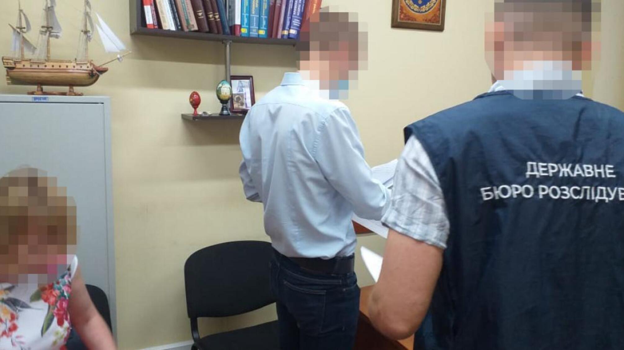 Втрата 1 мільйону 200 тисяч гривень вилучених під час обшуку - ДБР спільно з ОГП повідомили про підозру слідчому Нацполіції