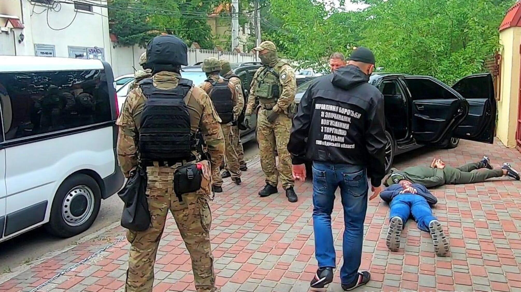 В Одесі поліцейські затримали групу осіб, підозрюваних у незаконному позбавленні волі людей