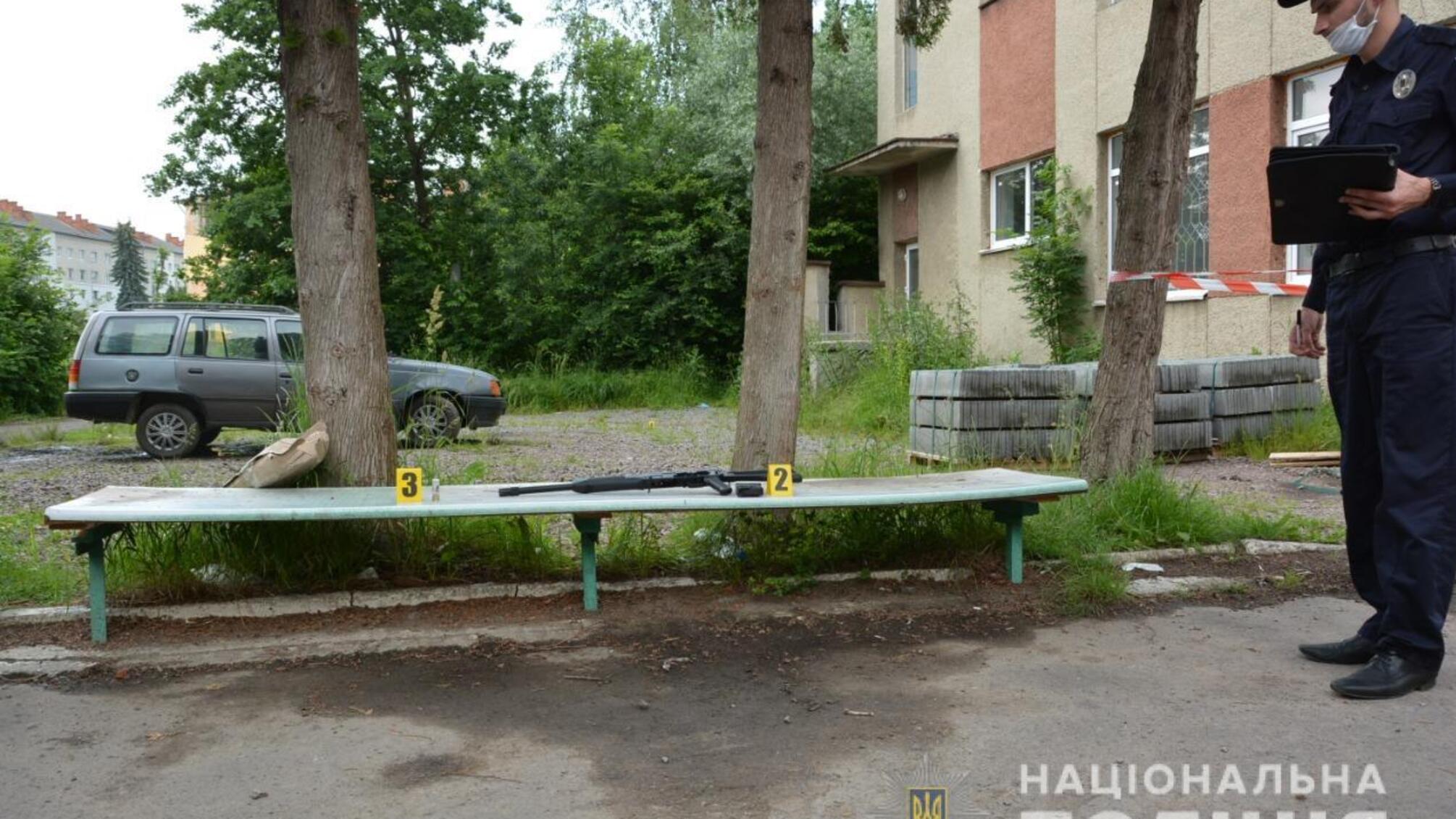 У Дрогобичі поліцейські затримали зловмисника, який стріляв посеред вулиці