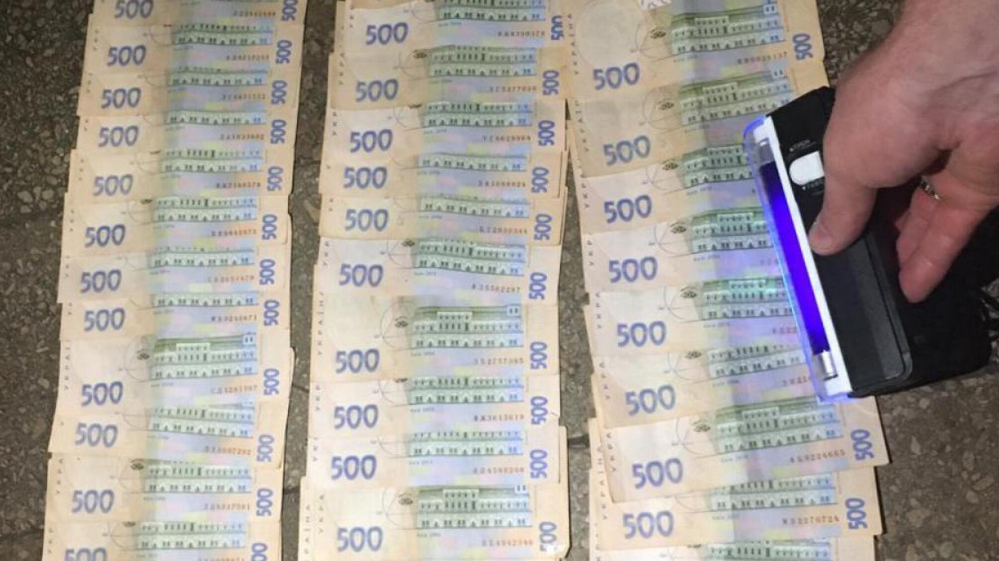 21 тисяч гривень хабара за повернення незаконно вилученого авто - ДБР затримало інспектора патрульної поліції
