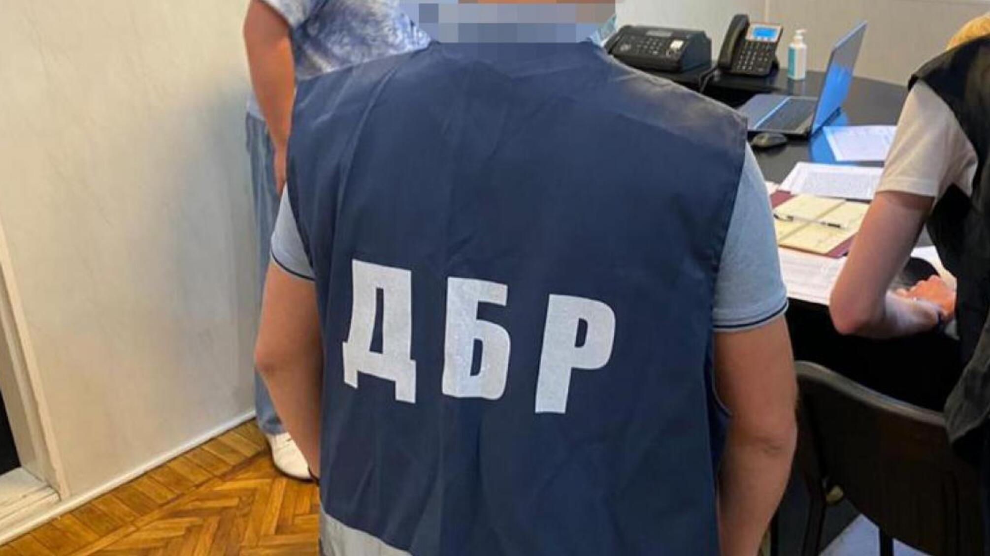 ДБР повідомило про підозру начальнику відділення поліції Кам’янського у вимаганні хабарів від підприємця