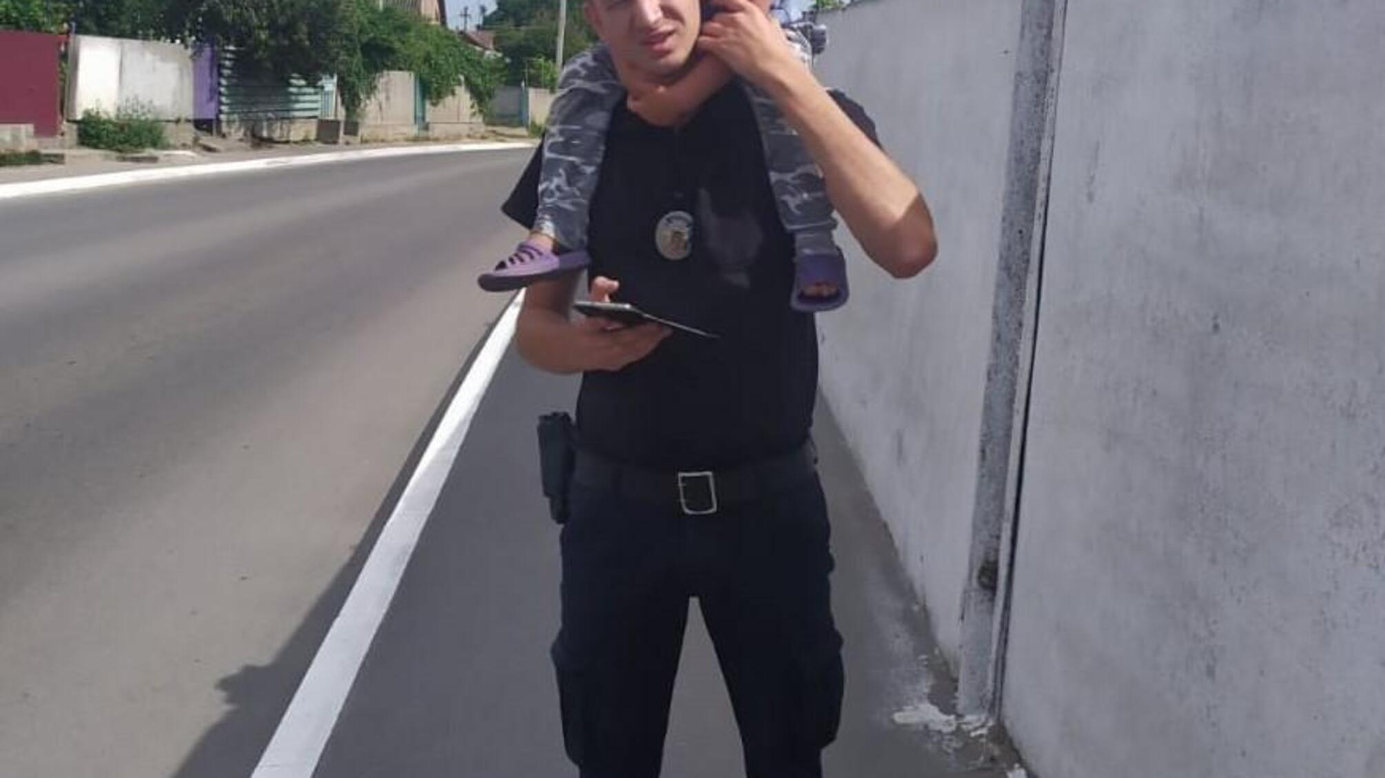 На Вінниччині поліція повернула матері 3-річного хлопчика, який загубився