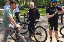 Велосипедна прогулянка президента з журналістами коштувала державі понад 40 тисяч гривень