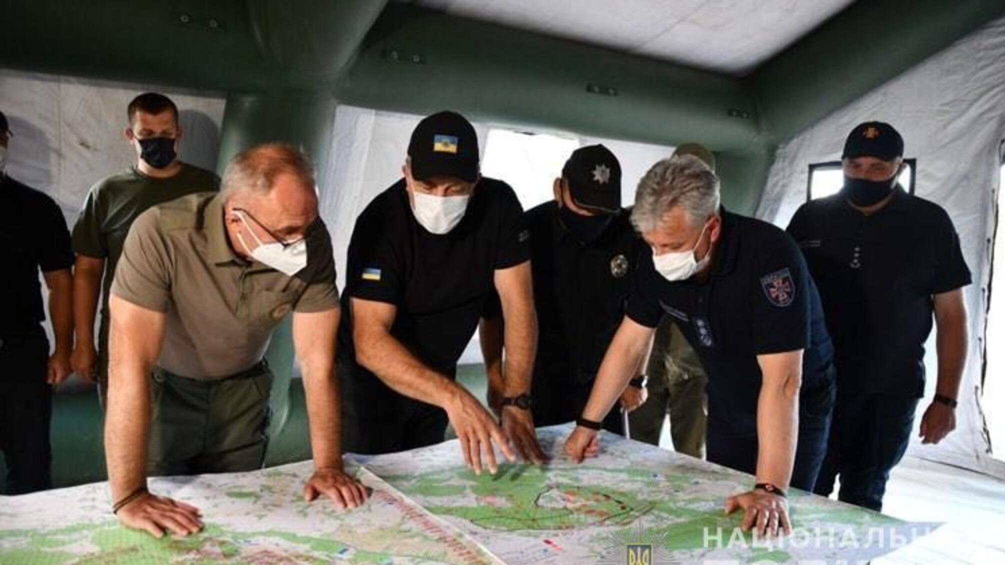 На Луганщині поліція продовжує забезпечувати правопорядок та з'ясовує обставини виникнення пожеж