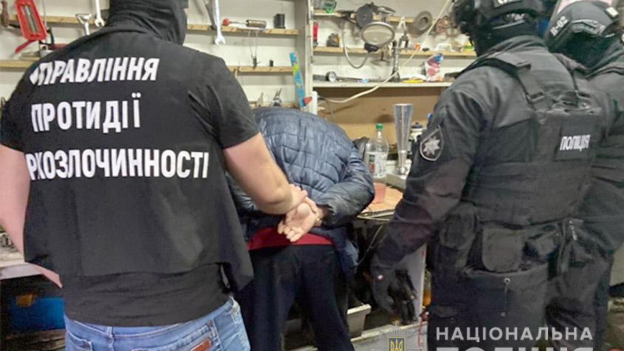 У Хмельницькому поліцейські затримали наркозалежного, який займався виготовленням та збутом амфетаміну