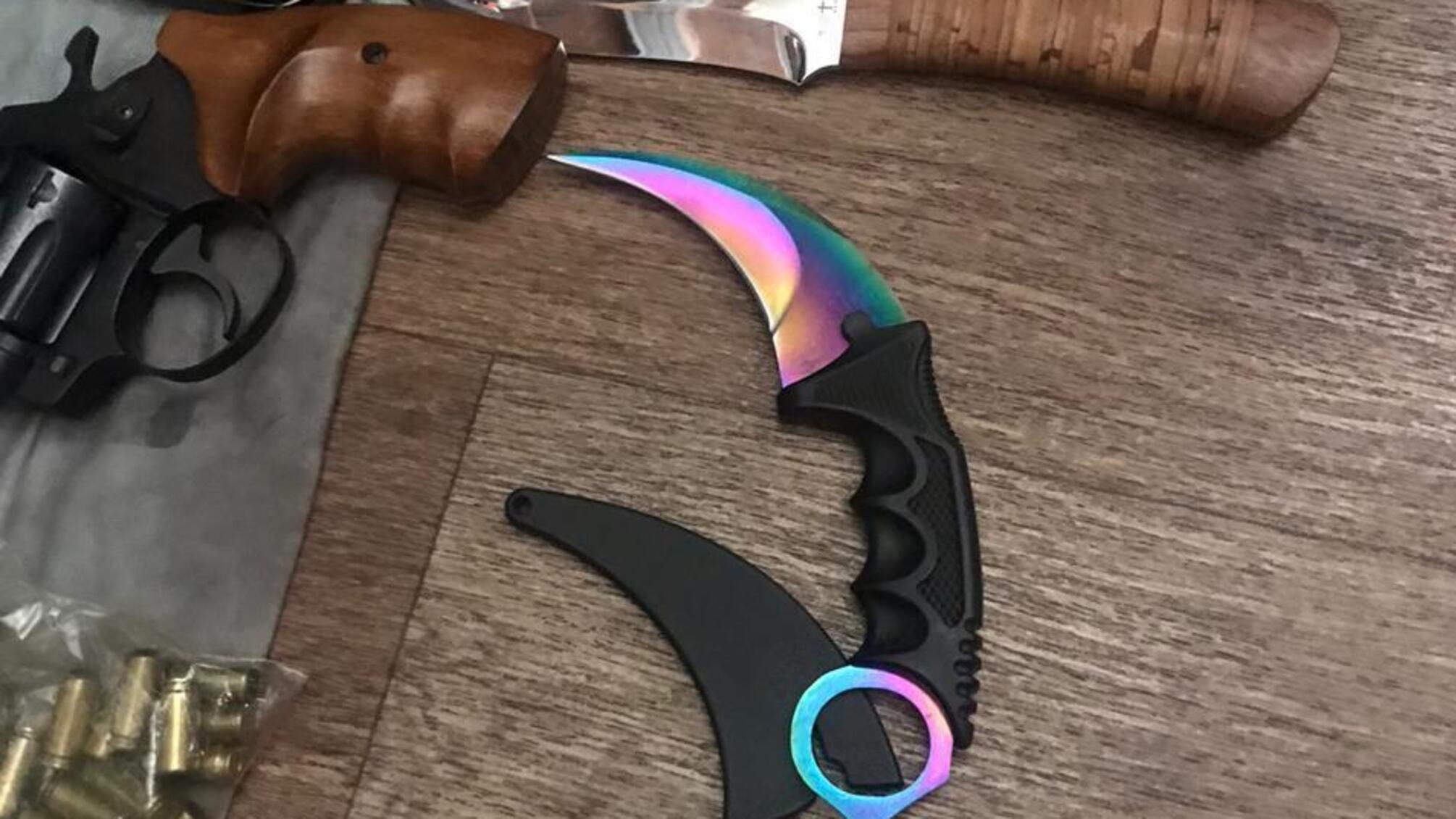 У Харкові правоохоронці викрили групу осіб, які налагодили виробництво пістолетів та патронів з метою подальшого продажу