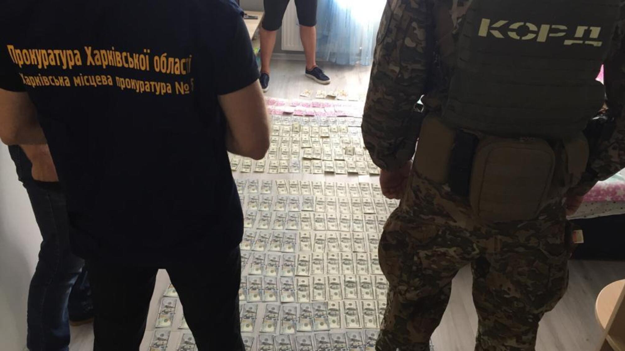 Поліцейські Харкова викрили групу осіб, які через месенджер організували магазин з продажу наркотиків та психотропів