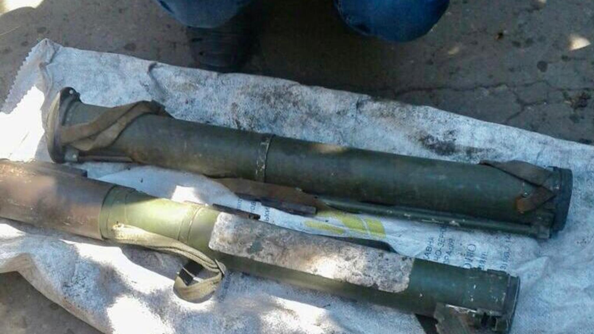 На Херсонщині поліцейські виявили у чоловіка арсенал зброї