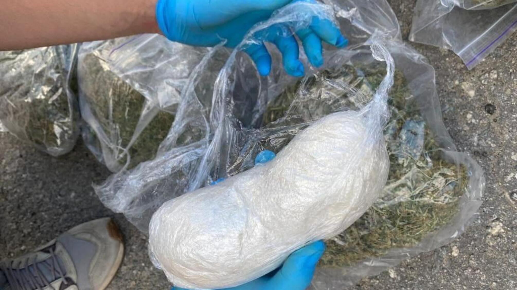 Поліцейські Київщини ліквідували ще одну нарколабораторію, де вилучили наркотичні речовини на суму понад 1 мільйон гривень