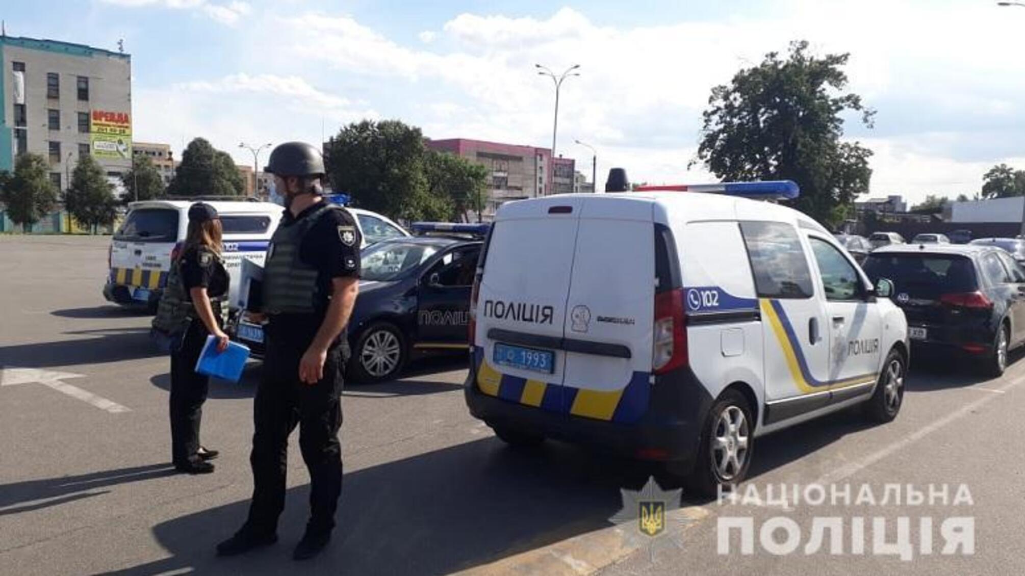 Правоохоронці встановлюють обставини вибуху невідомого предмета в столичному кафе (ОНОВЛЕНО)