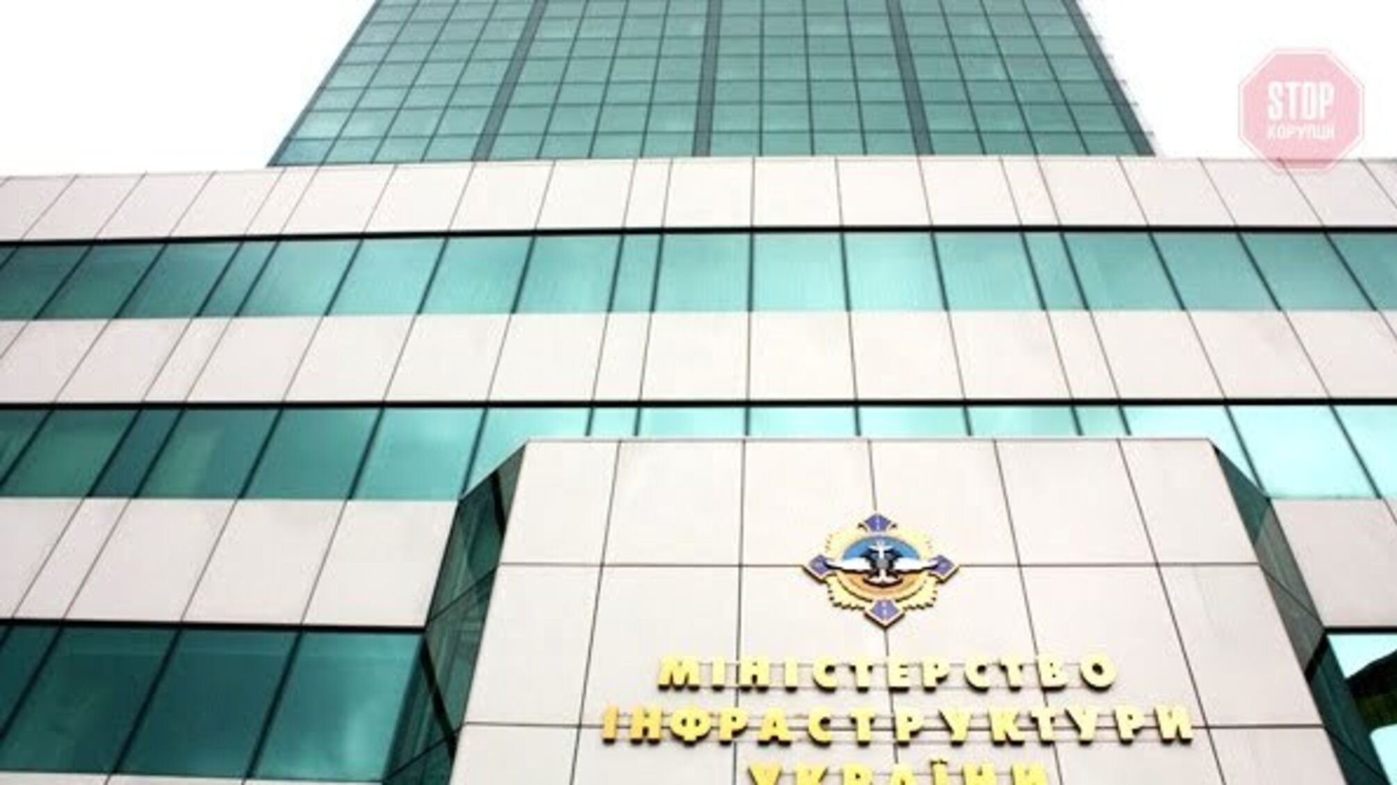 Російські буксири в українських водах: портовики Чорноморська розкажуть про державну зраду