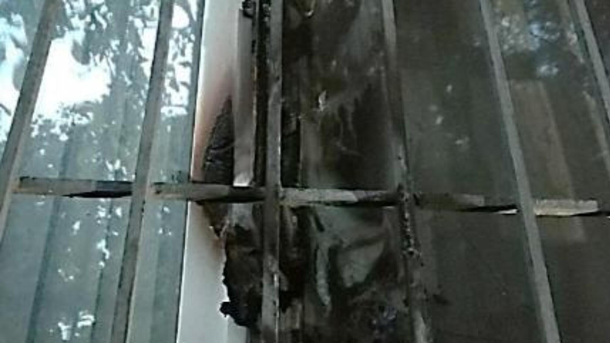 Одеські поліцейські встановлюють обставини займання вікна в одній із багатоповерхівок на вулиці Варненській