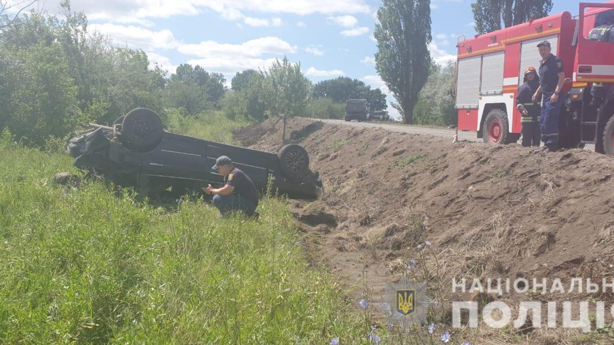 Подільські поліцейські розслідують обставини ДТП, яка сталася біля села Малий Куяльник