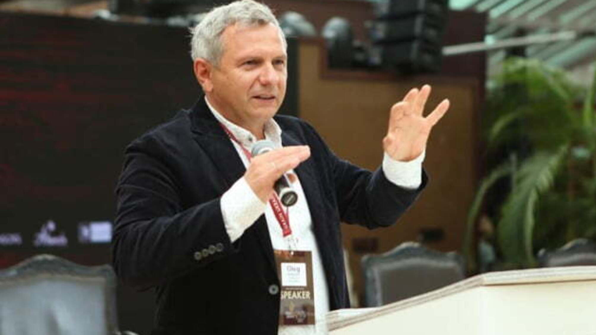 Розміщення нових єврооблігацій дозволить Україні економити близько 1 мільярда на рік – Устенко