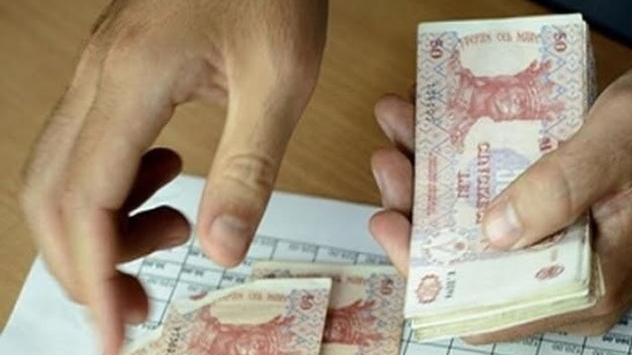 У Молдові визнали неконституційними високі штрафи за порушення карантину