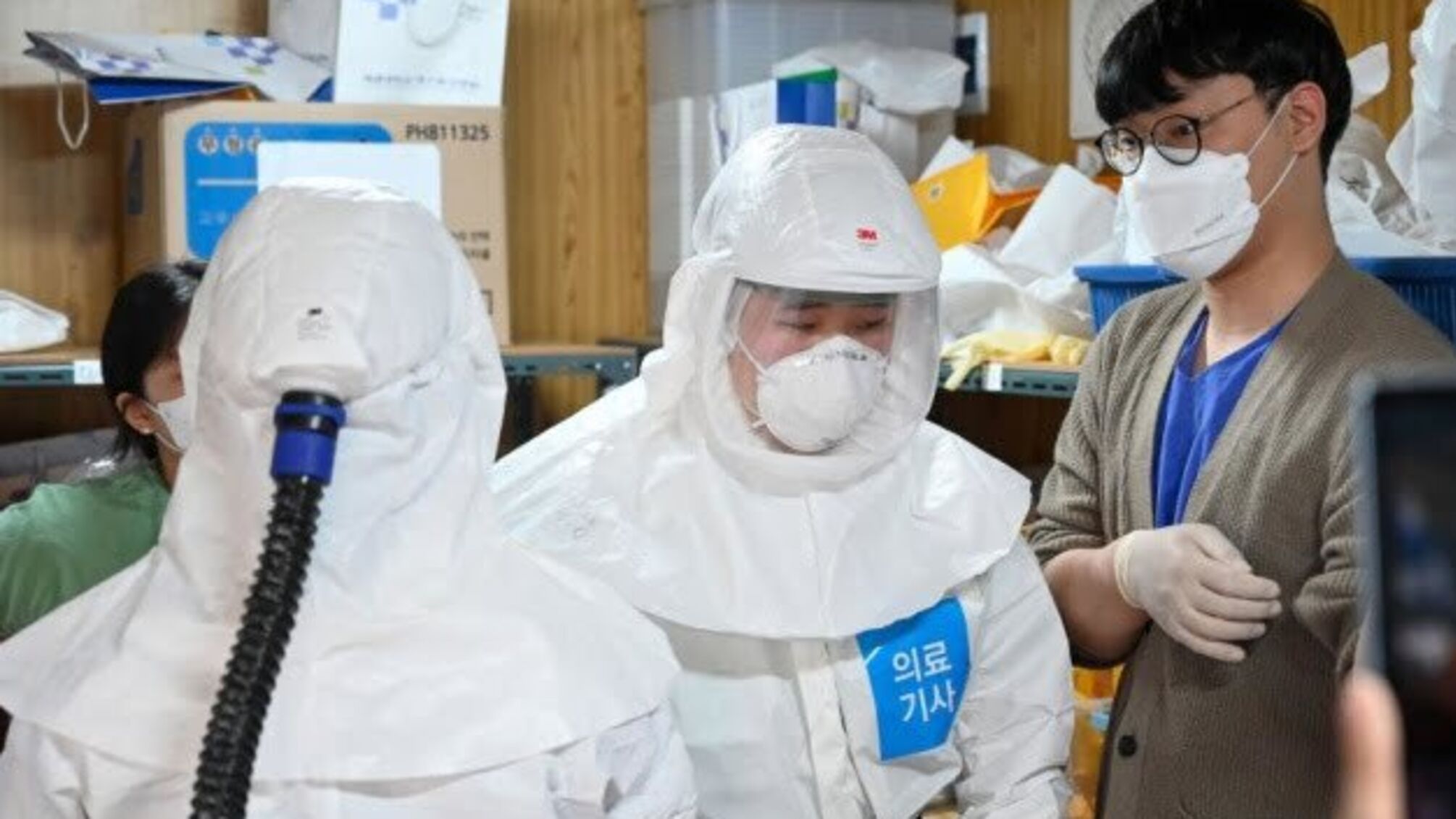 Південна Корея хоче стягувати плату з іноземців за лікування COVID-19