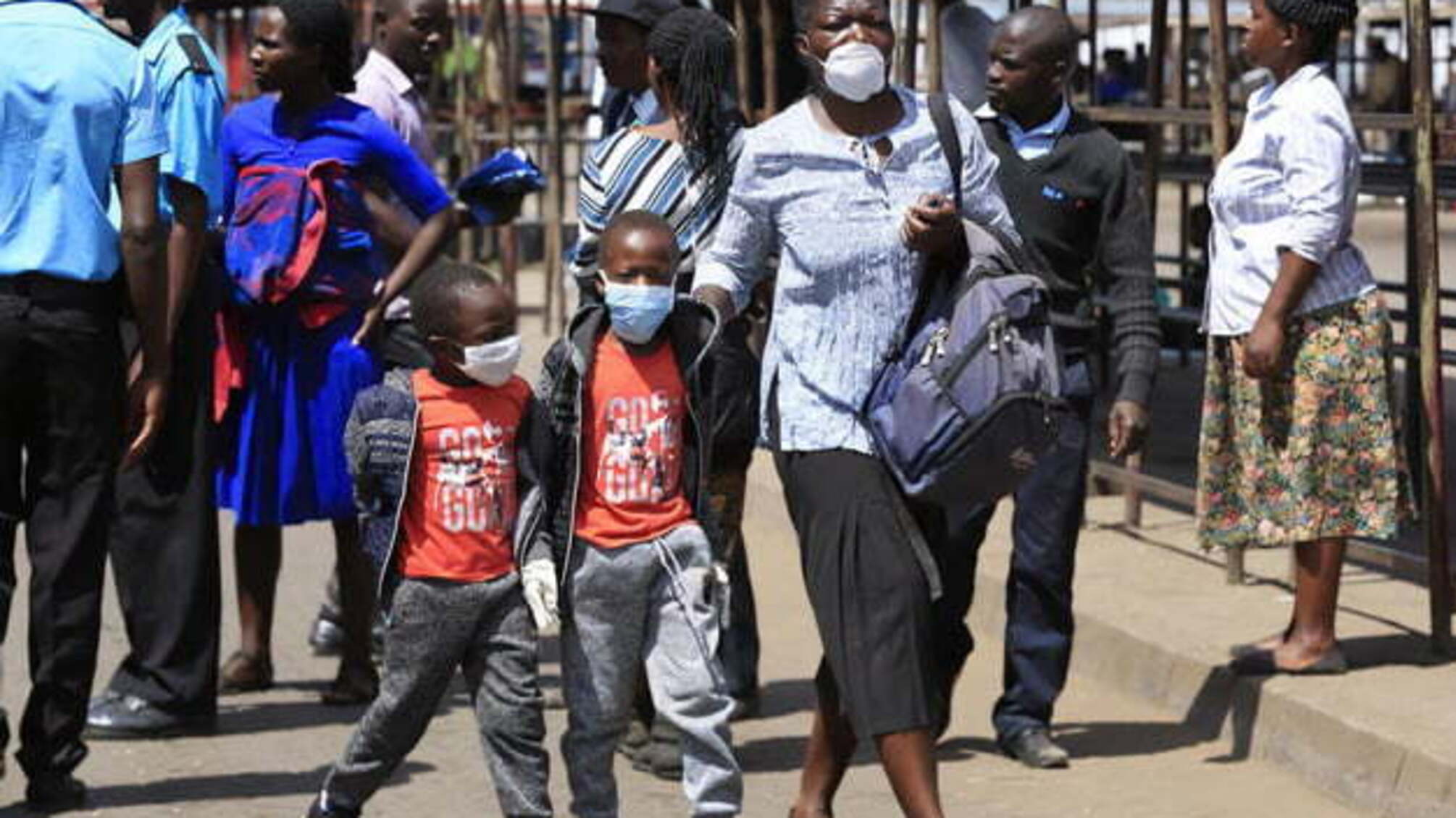 Південна Африка повторно закриває школи через COVID-19