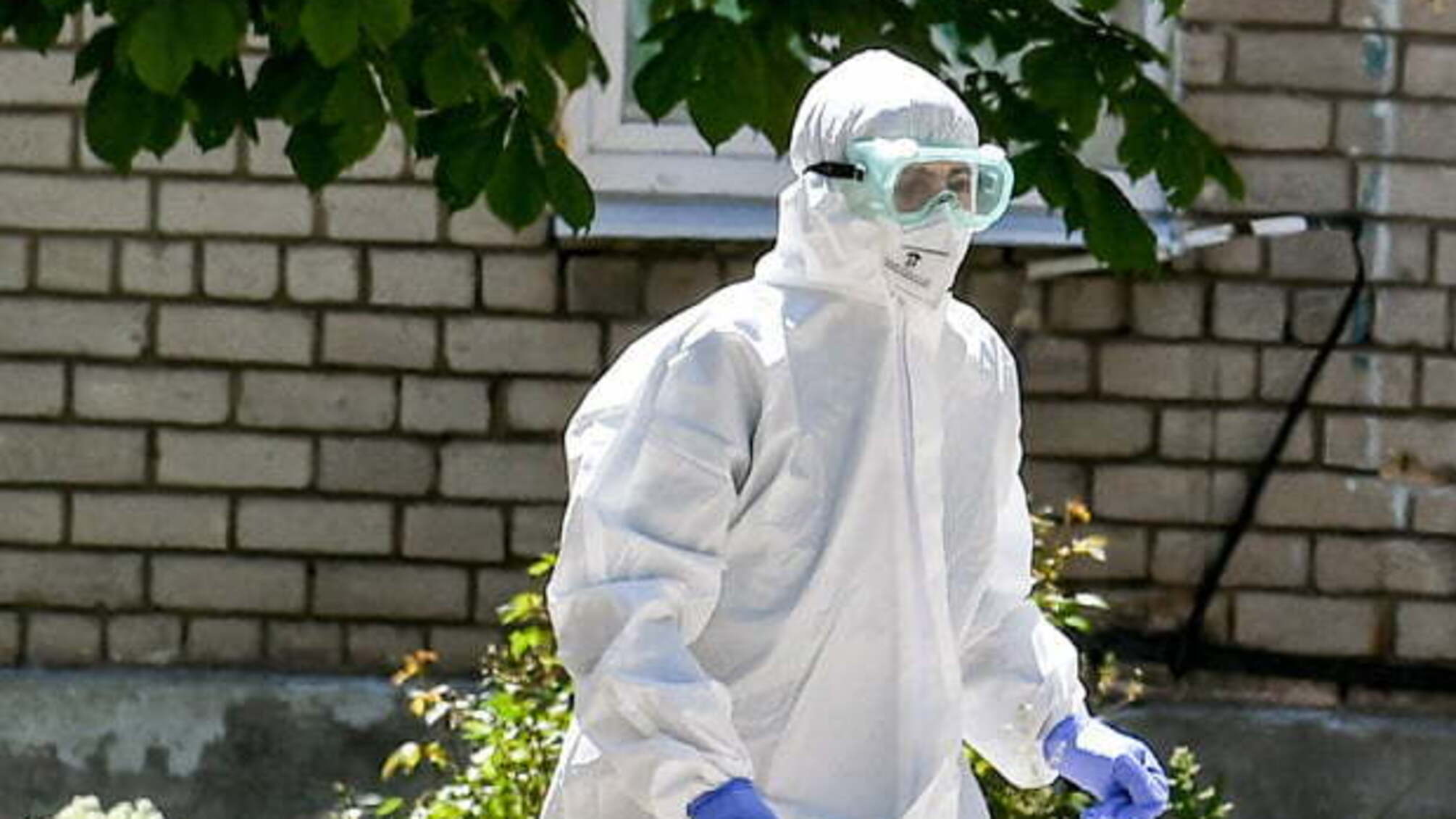 Адаптується до будь-якої погоди: ВООЗ спростовує 'сезонність' пандемії коронавірусу