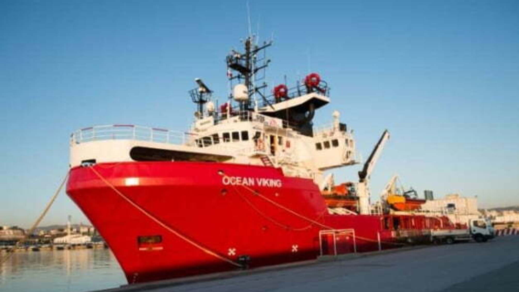 Порятунок мігрантів: Італія не пустила Ocean Viking в море