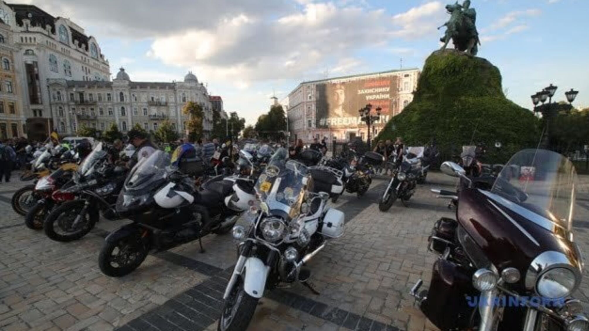 Учасники 'Мотопробігу єдності' прибули до Києва