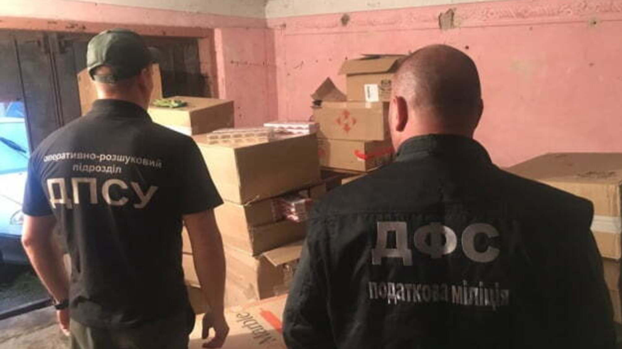 З гаража у Чернівцях прикордонники вилучили контрабанди на мільйон