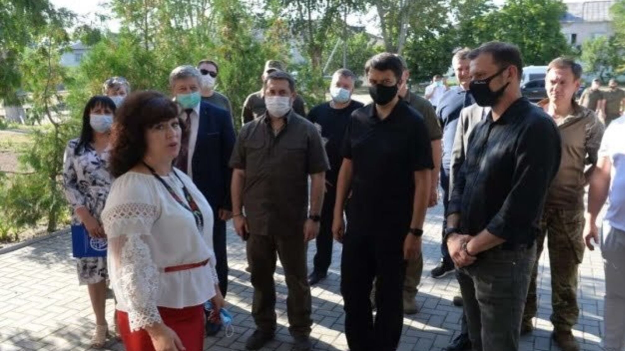 Разумков відвідав на Луганщині школу та фізкультурний центр