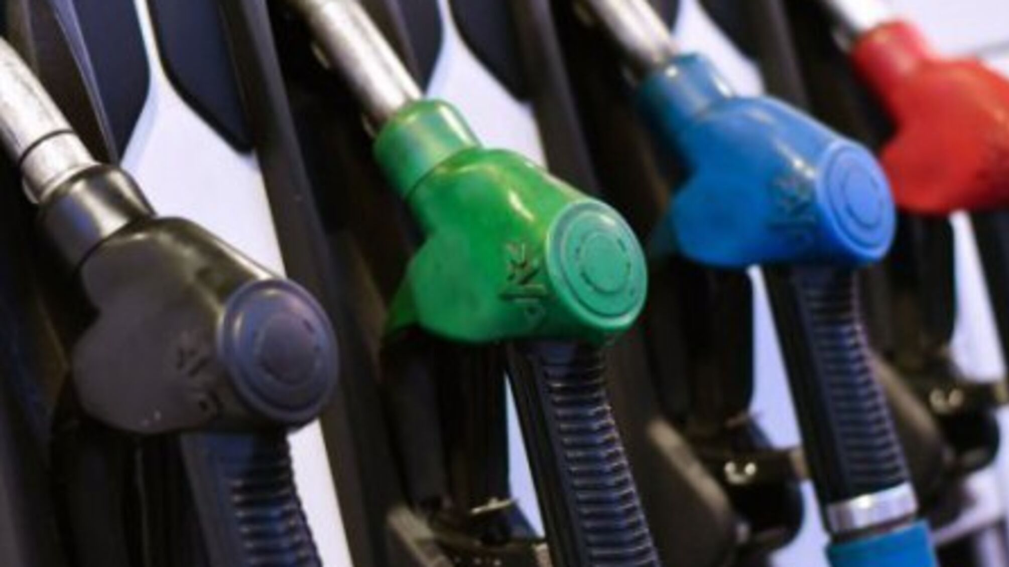 Ціни на АЗС: пальне знову дорожчає