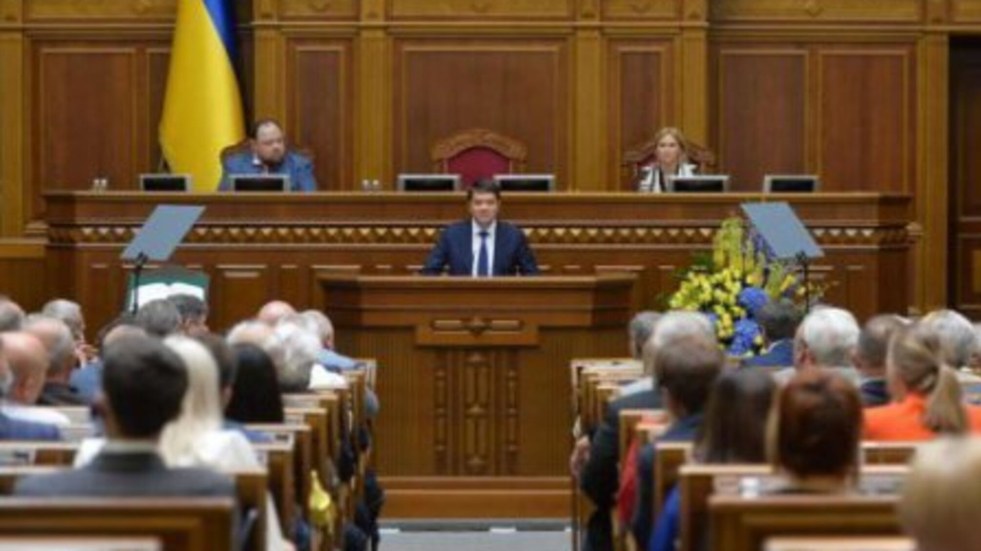Нардепи можуть звільнити окремих чиновників Офісу президента від декларування