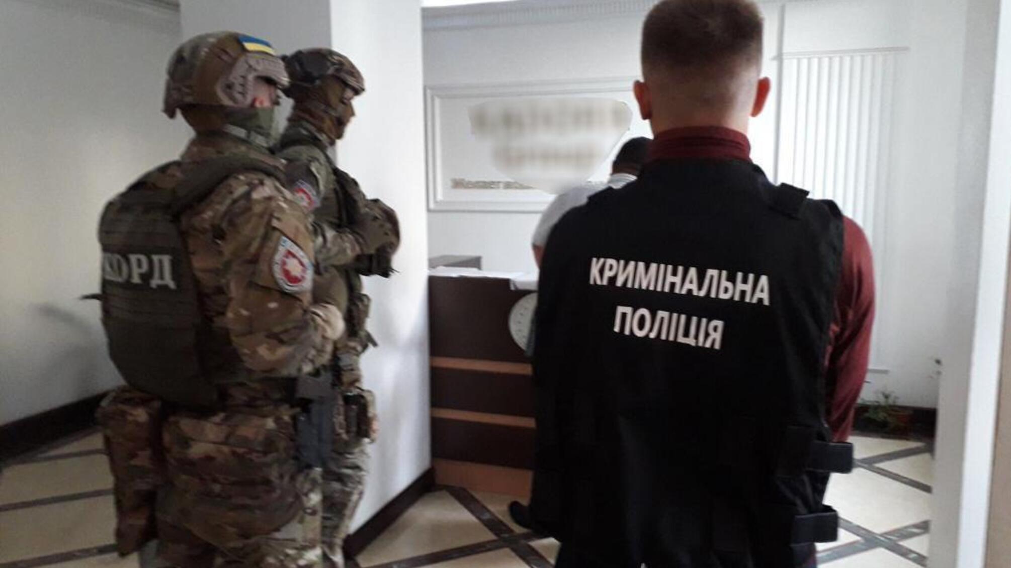 Вінницькі поліцейські викрили злочинну групу, яка підозрюється в крадіжці хімікатів на суму понад 6 мільйонів гривень