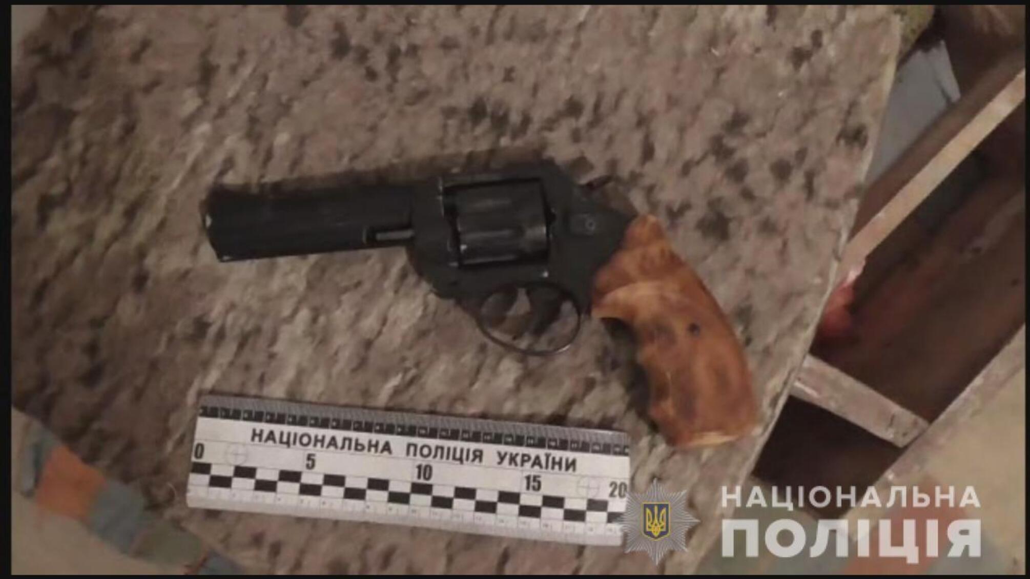 На Одещині поліцейські затримали чоловіка, який влаштував стрілянину зі свого будинку