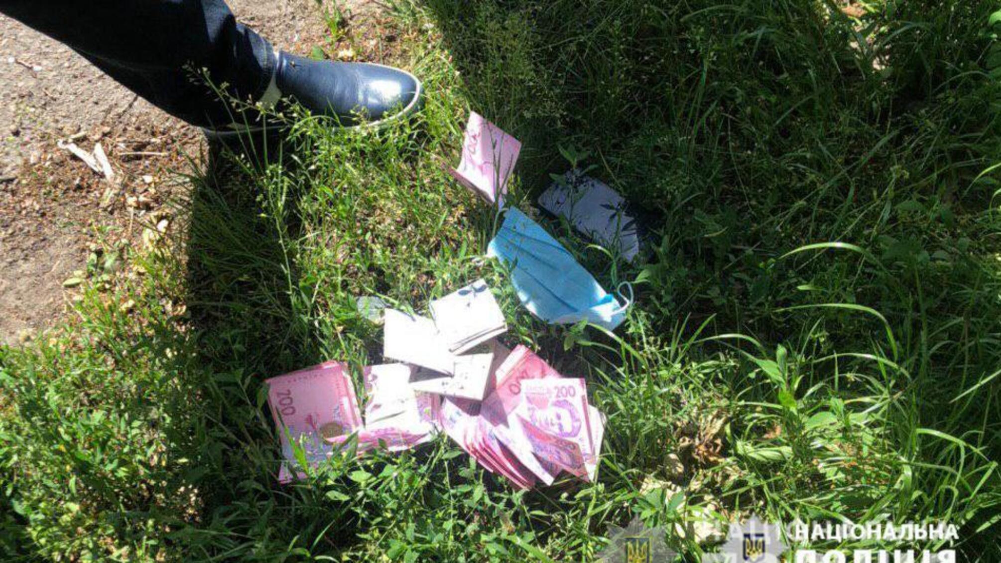 Внутрішня безпека поліції затримала посадовця черкаської поліції на збуті зброї