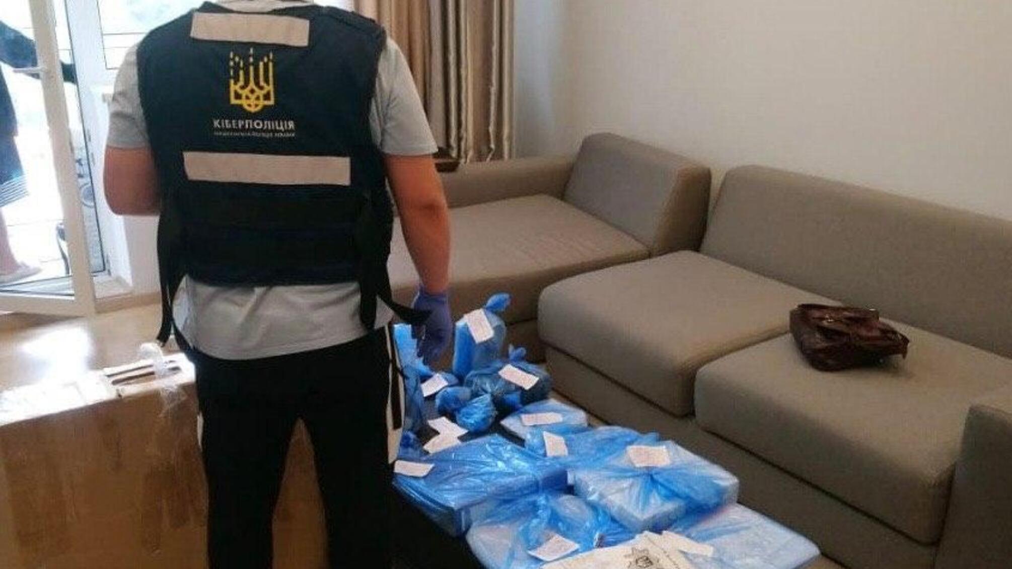 Кіберполіція викрила осіб, які під виглядом продажу товарів та послуг «заробили» майже 1,5 мільйона гривень