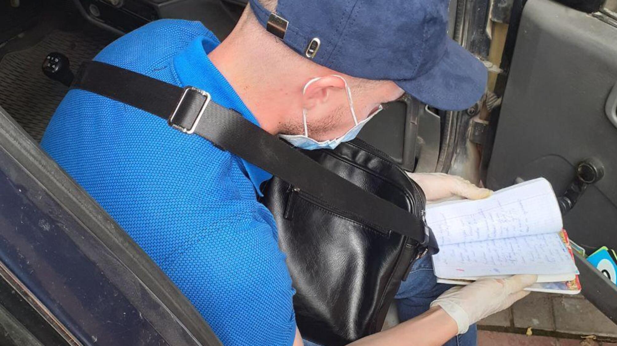 Кіберполіція викрила чоловіка, який шахрайським шляхом заволодівав грошима громадян