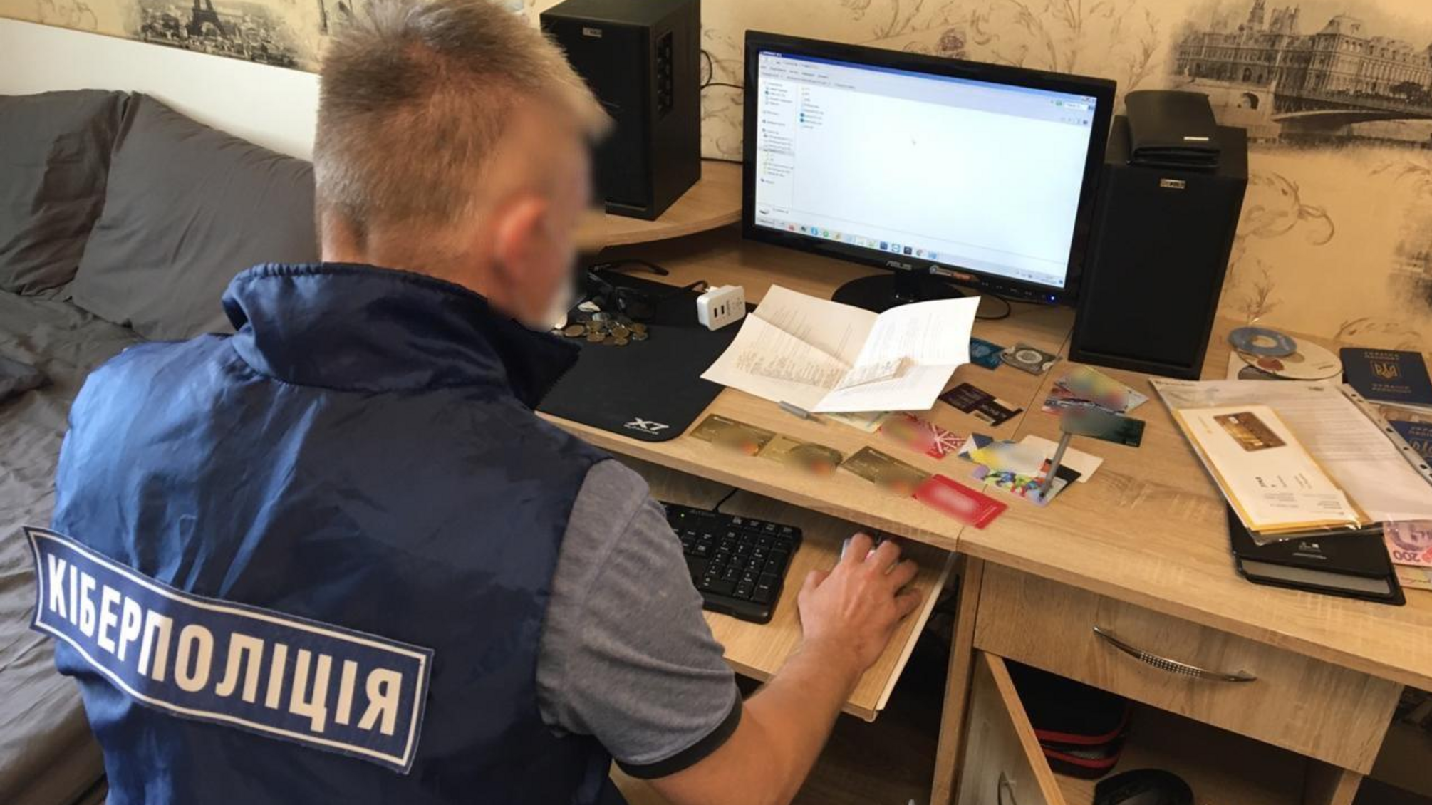 Кіберполіція викрила чоловіка у продажі інформації з обмеженим доступом