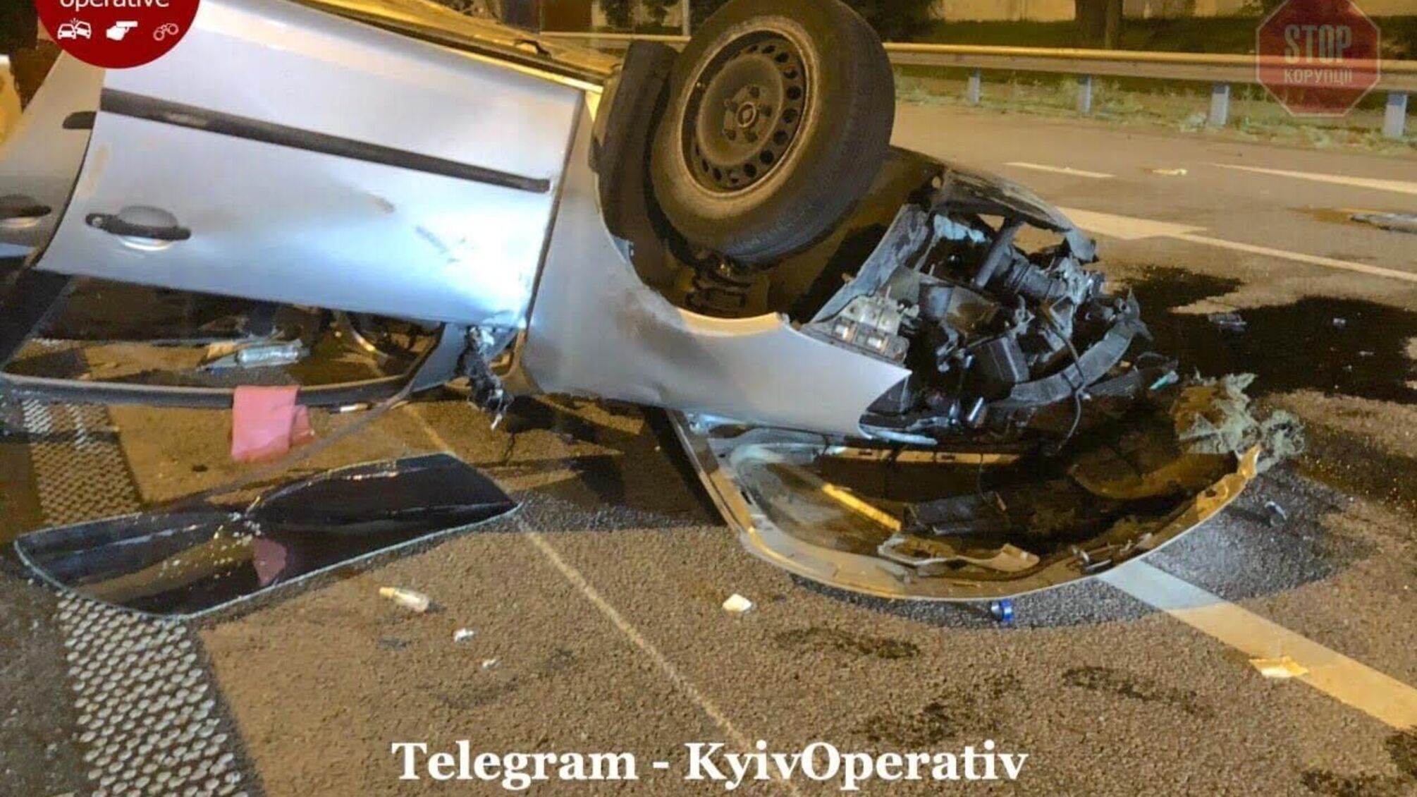 П‘яний поліцейський протаранив вантажівку у столиці (відео)