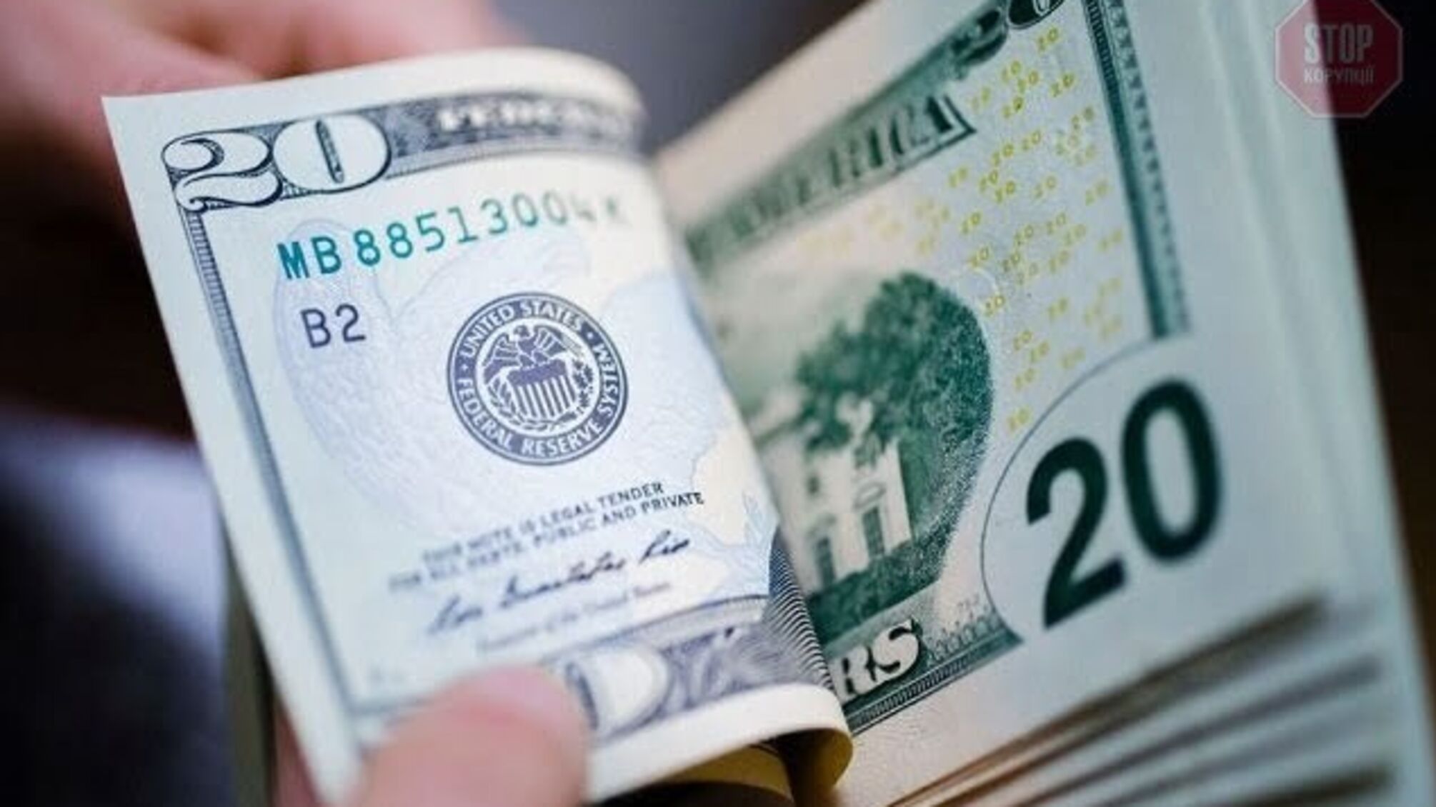 В Одесі правоохоронці вимагали доларовий хабар від проституток