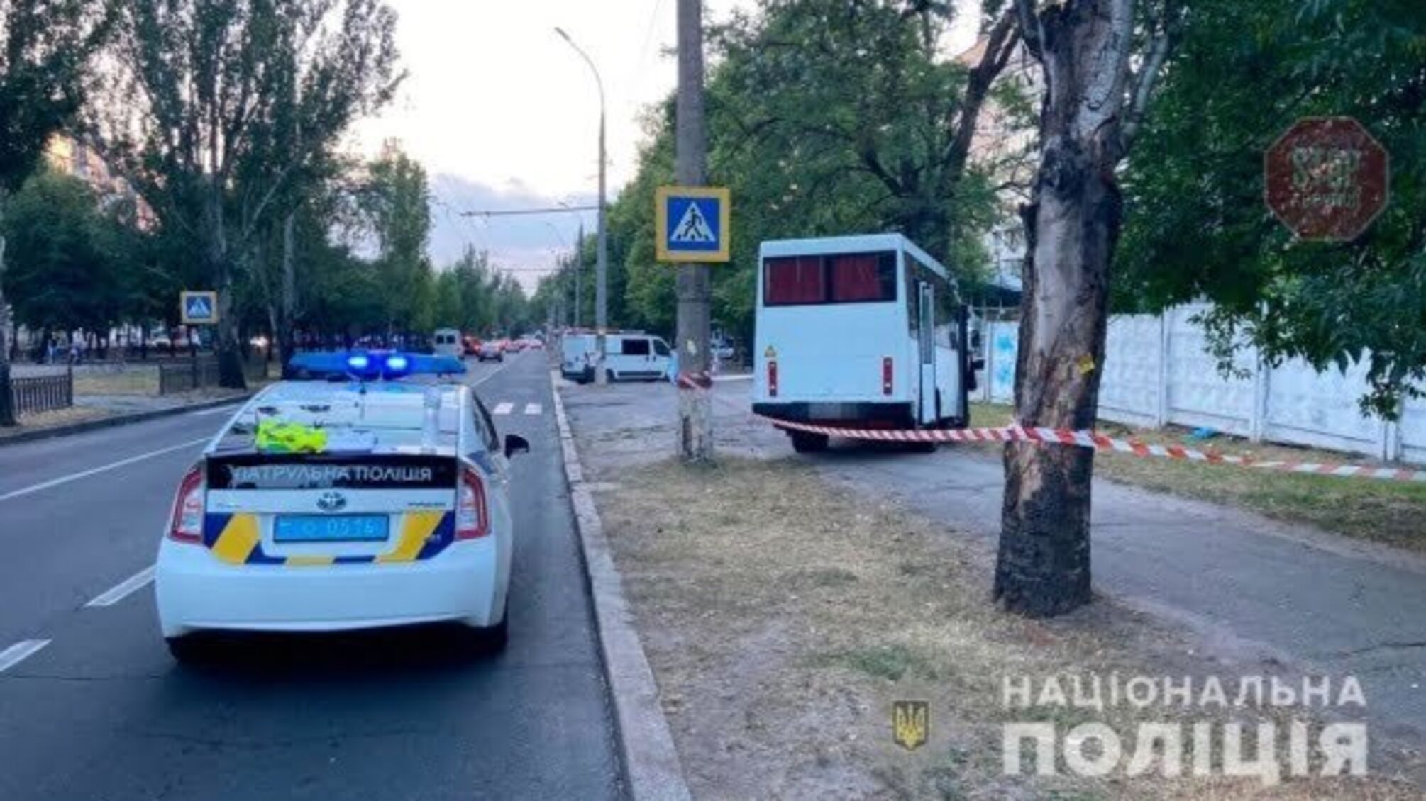 У Миколаєві маршрутка потрапила у ДТП: постраждалі у лікарні (фото)
