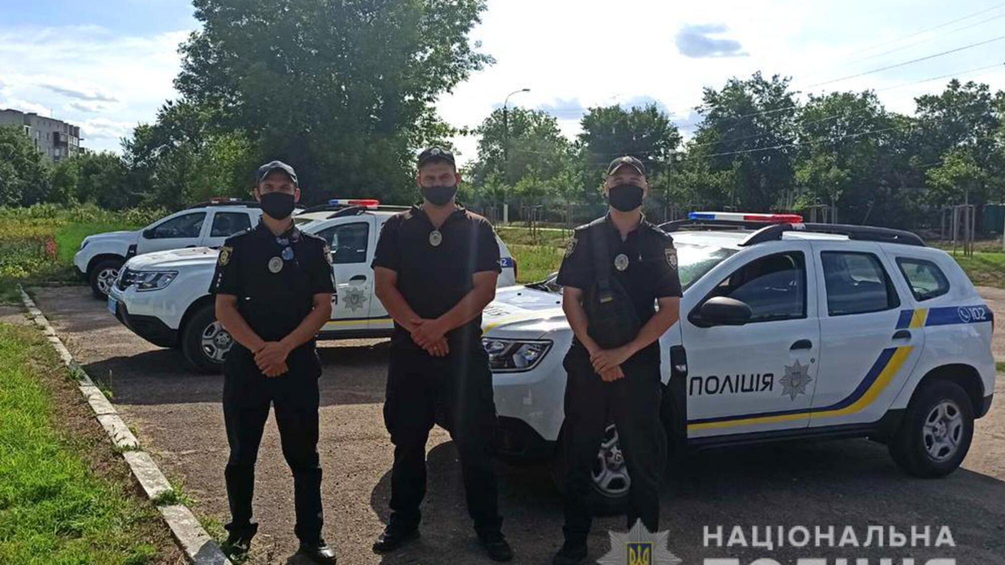 В Кам'янці поліцейські офіцери громади допомогли повернутися додому пенсіонеру, який заблукав у лісі