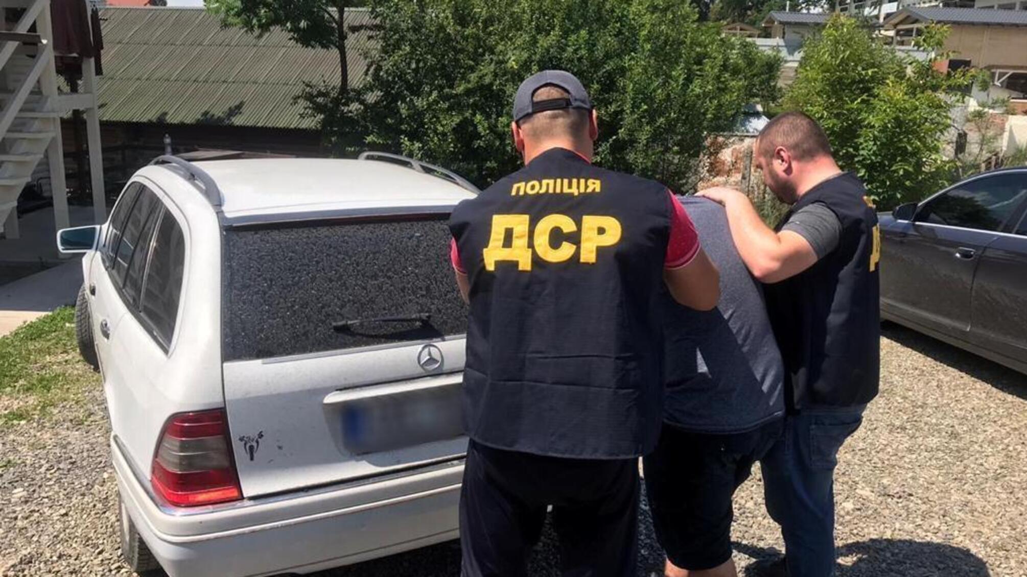 На Буковині правоохоронці затримали іноземця, який перебував у міжнародному розшуку