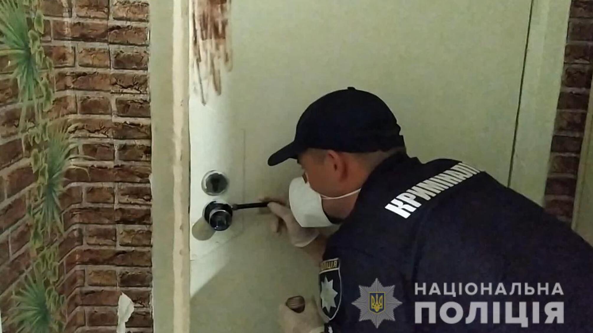 В Одесі поліцейські заарештували жителя Роздільнянського району за підозрою в крадіжці з проникненням у житло