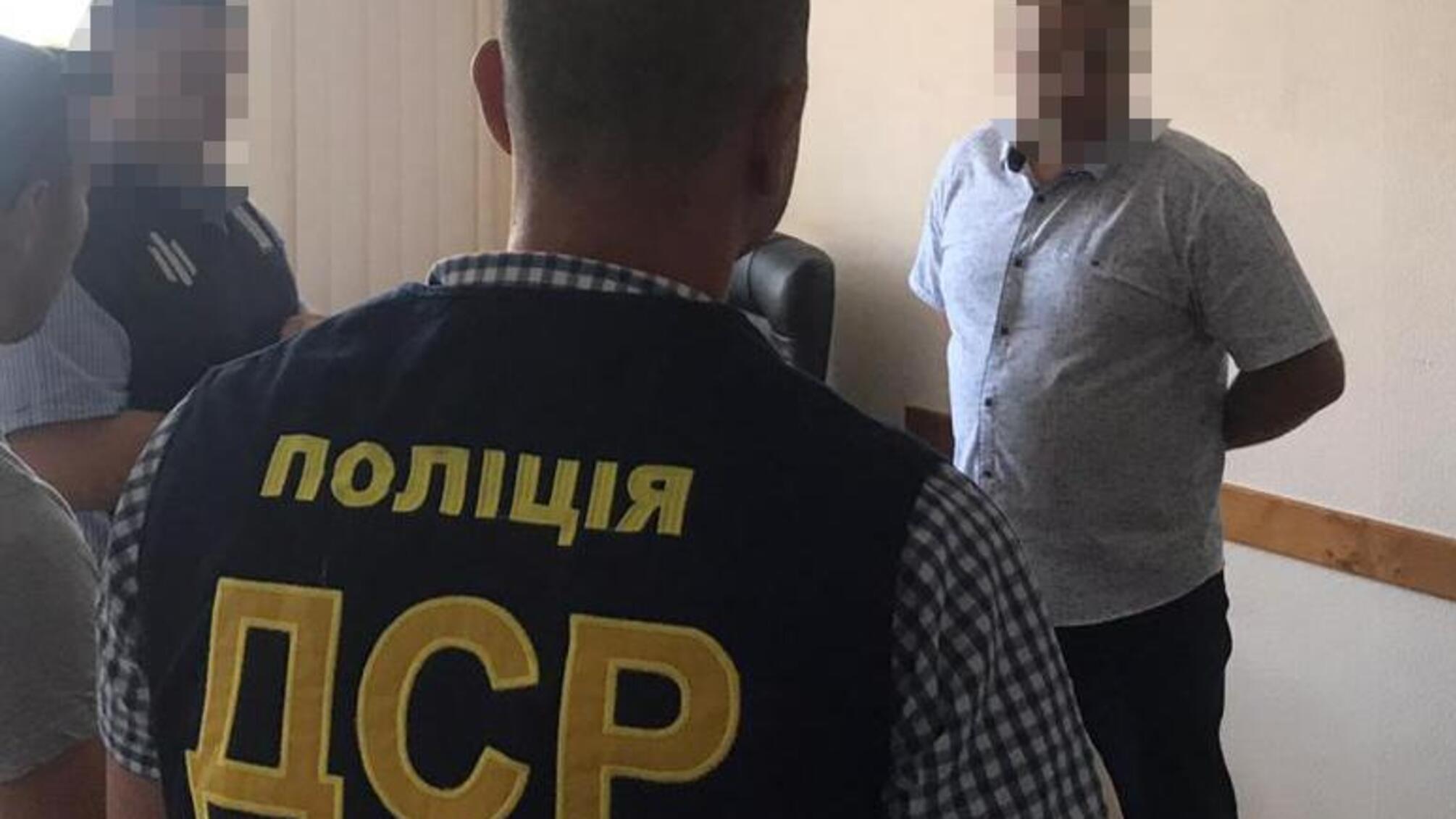 Упродовж двох діб поліція затримала дев’ять посадовців на хабарях