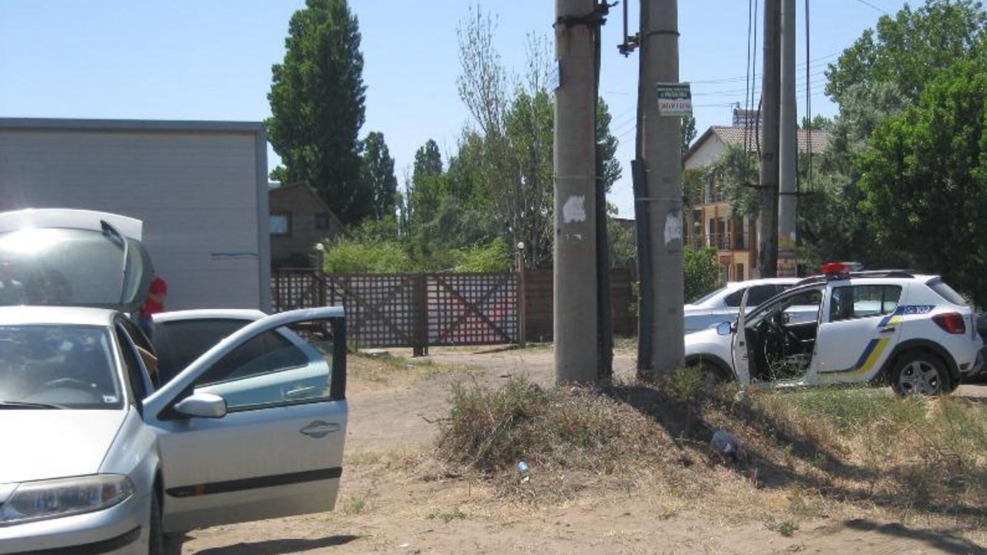 На Одещині затримали двох іноземців, підозрюваних у замахові на крадіжку з автомобіля