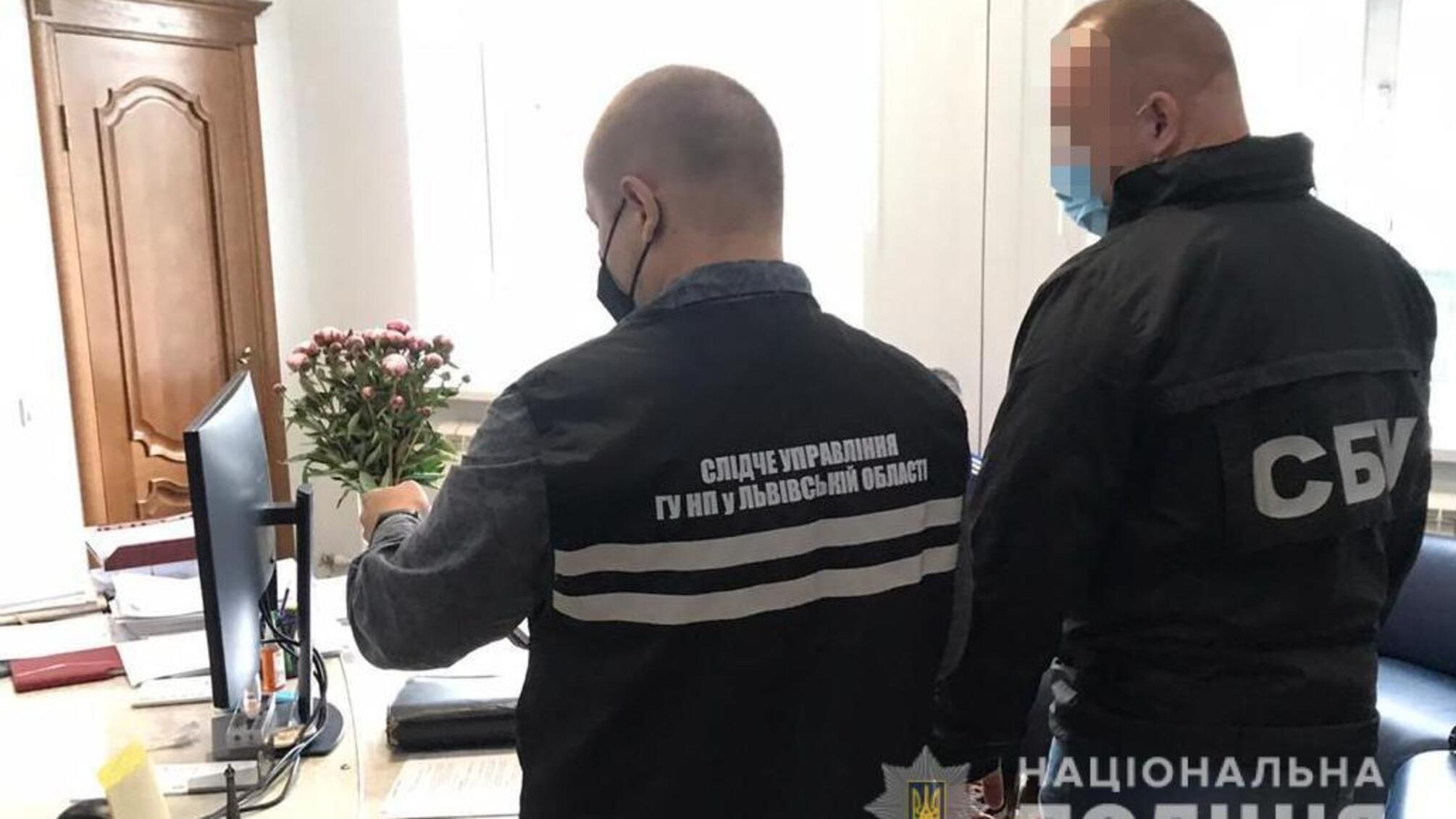 Слідчі поліції повідомили про підозру в розтраті майна двом колишнім керівникам «Львівського локомотиворемонтного заводу»