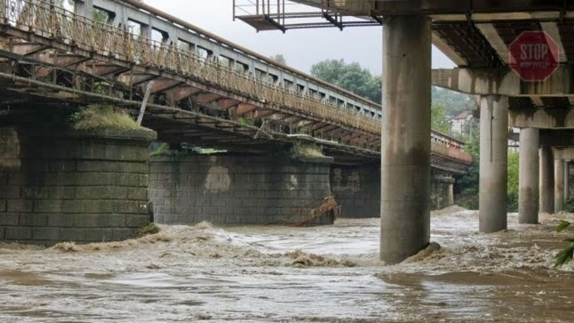 У Львівській області виникла загроза прориву дамби