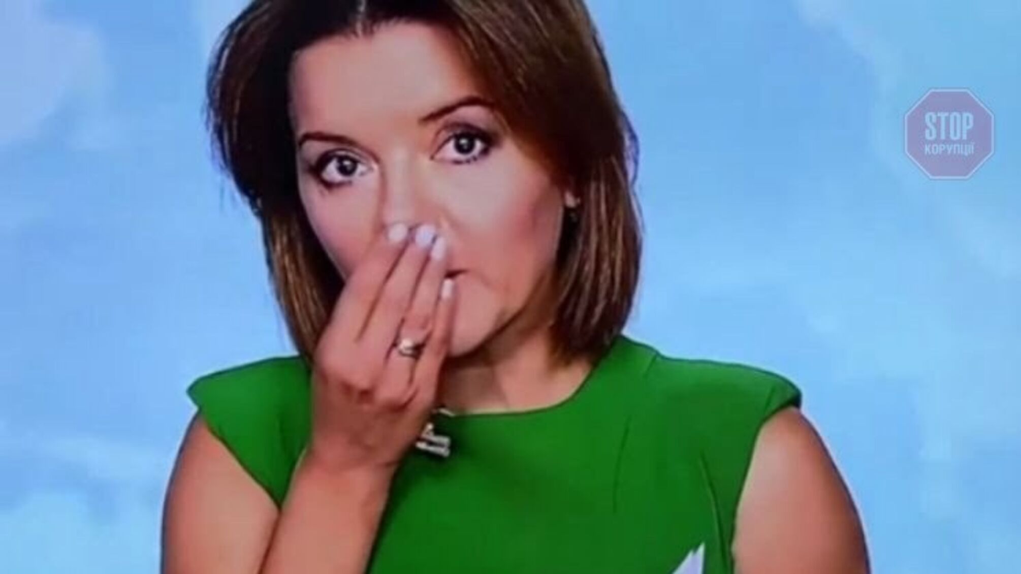 У ведучої ТСН у прямому ефірі випав зуб (відео)