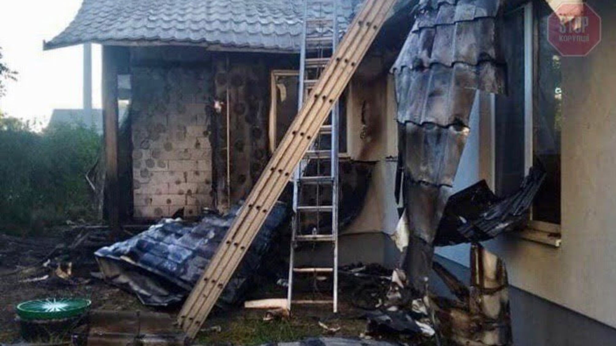 Поліція відкрила справу через підпал будинку Шабуніна