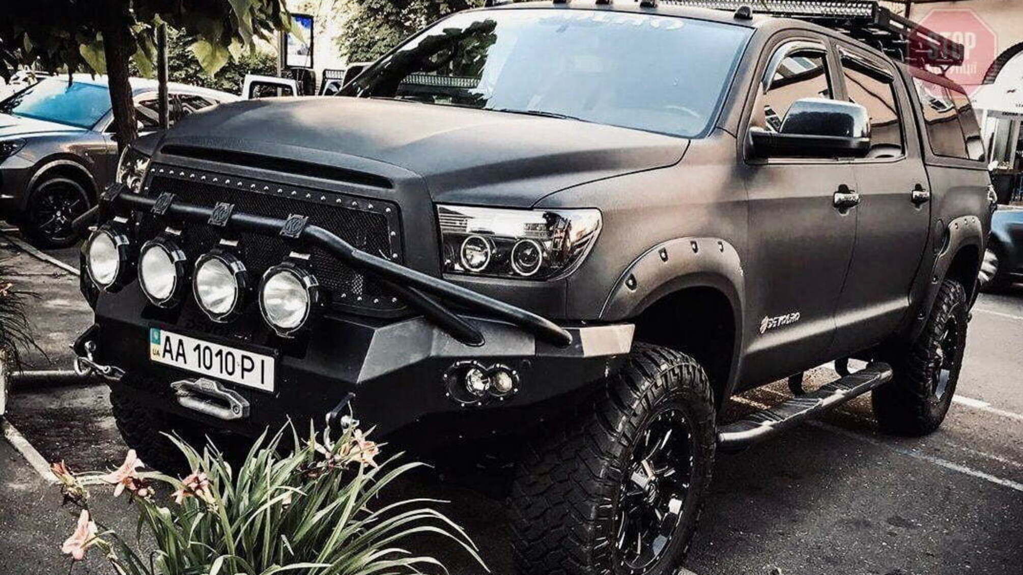 Екснардеп Хомутиннік відтюнингував свою 'Toyota' за 200 тисяч доларів (фото)