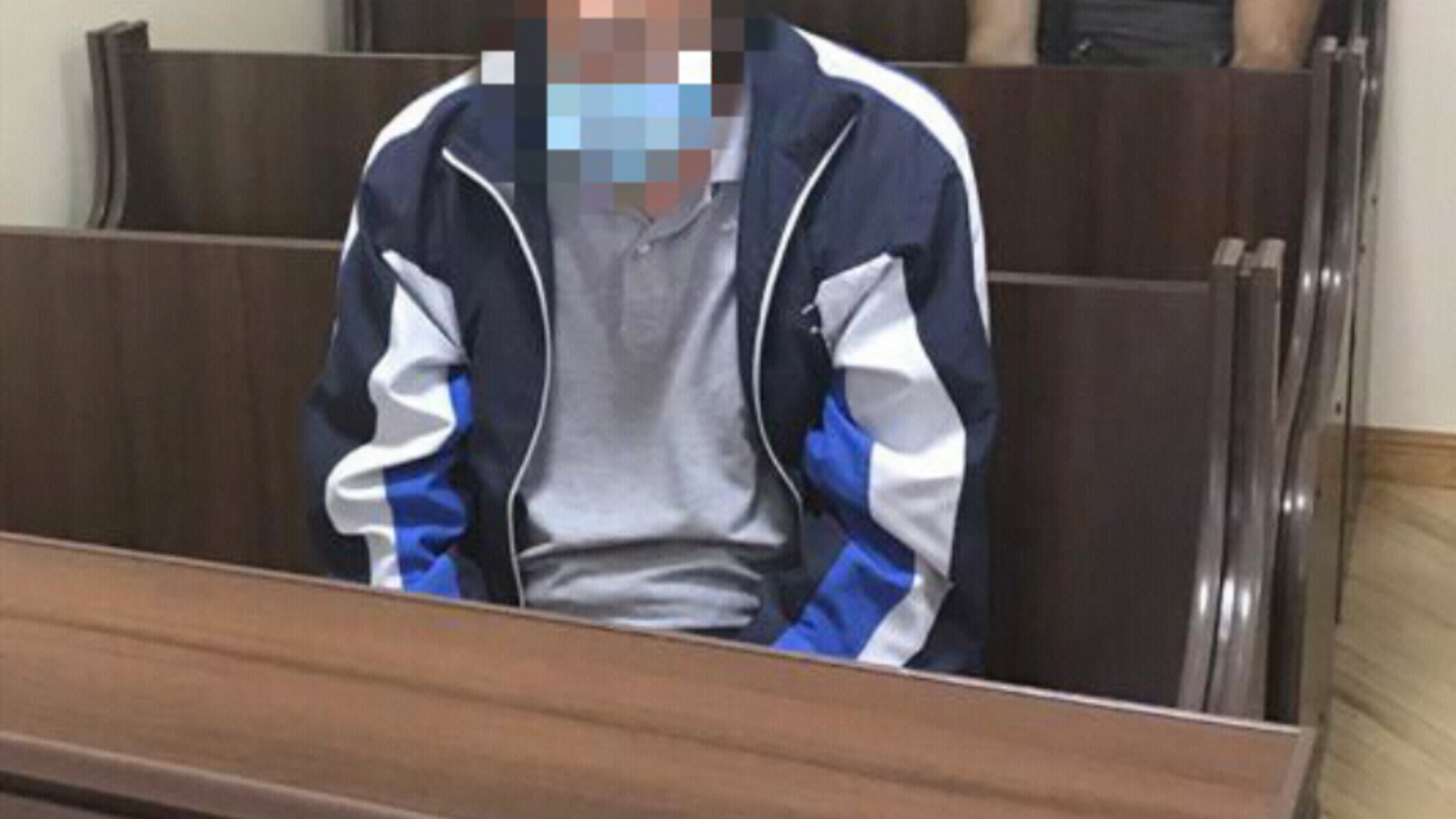 Суд взяв під варту священнослужителя, який торгував переробленою зброєю